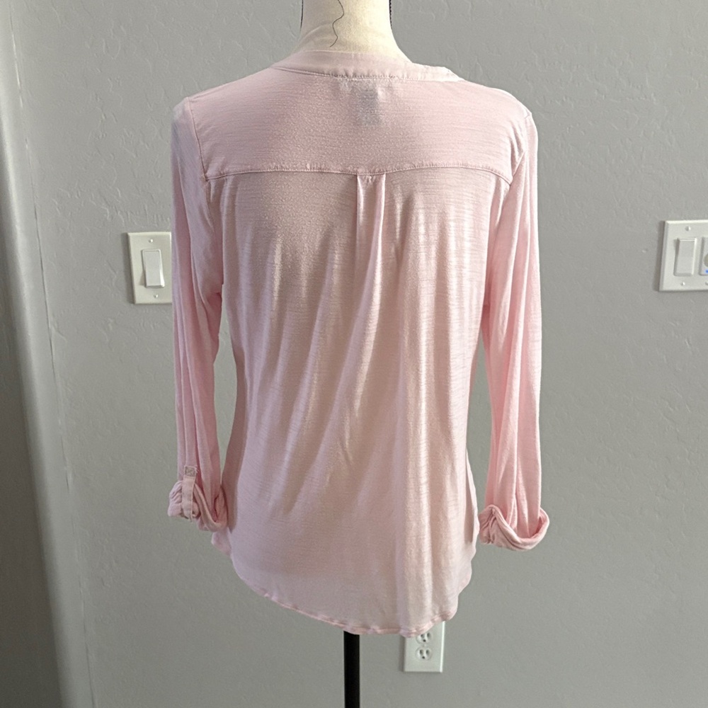 WHBM Women's Light Pink Faux Gold Button-Up 3/4 Sleeve Blouse/T-Shirt Size Med - Picture 3 of 3